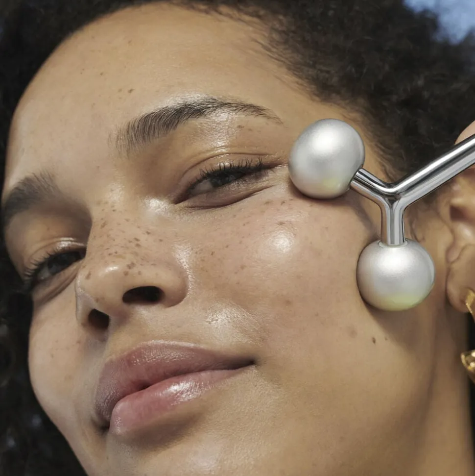 Dual-Headed Facial Roller - Face & neck