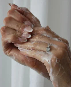 HANDS CLEAN Gentle Nourishing Hand Wash