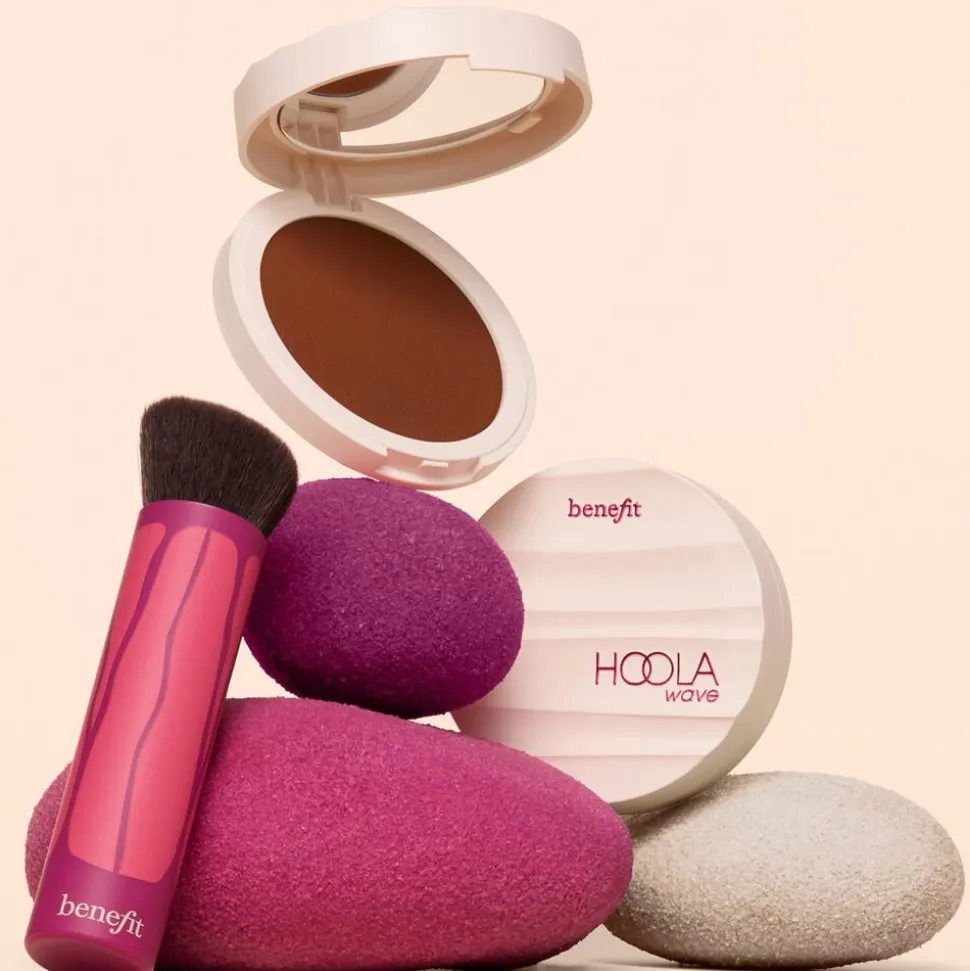 Hoola Wavemaker bronzing balm brush