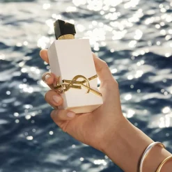 Libre L'Eau Nue