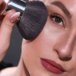 Wonderskin Kabuki Brush